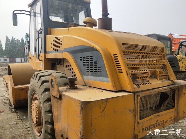 龙工 LG522B 压路机