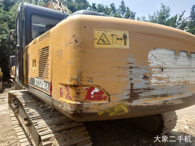 三一重工 SY235C 挖掘机