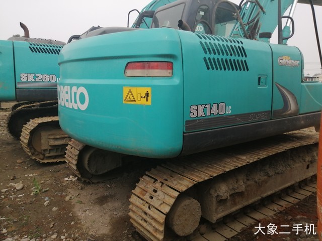 神钢 SK140LC-8 挖掘机
