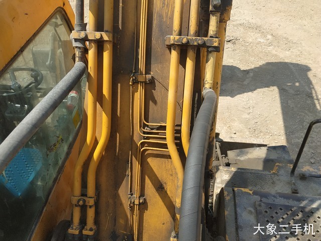 现代 R220-5 挖掘机