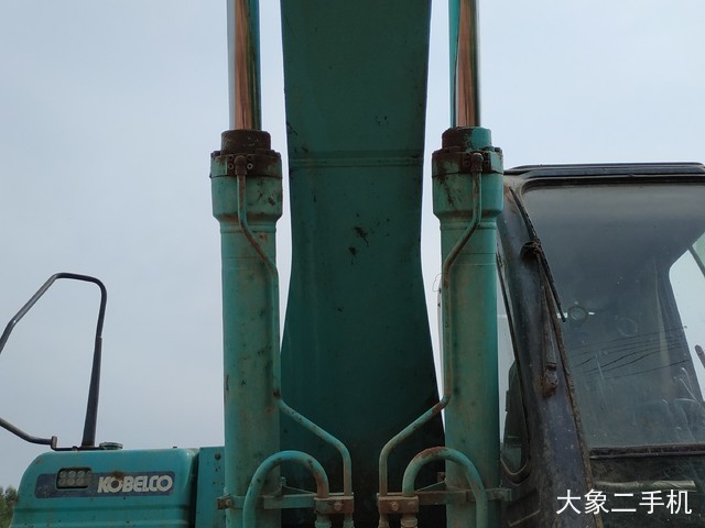神钢 SK250-8 挖掘机