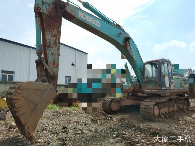 神钢 SK210LC-8 挖掘机
