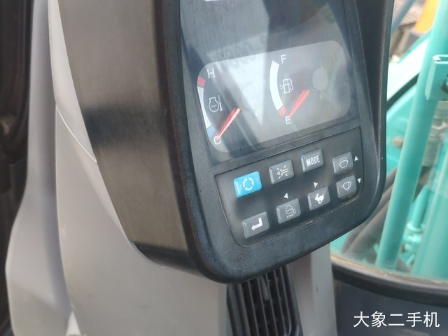 神钢 SK135SR 挖掘机