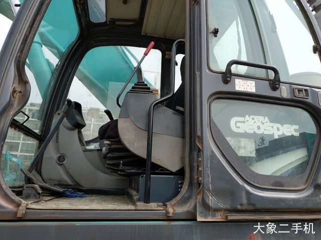 神钢 SK350LC-8 挖掘机