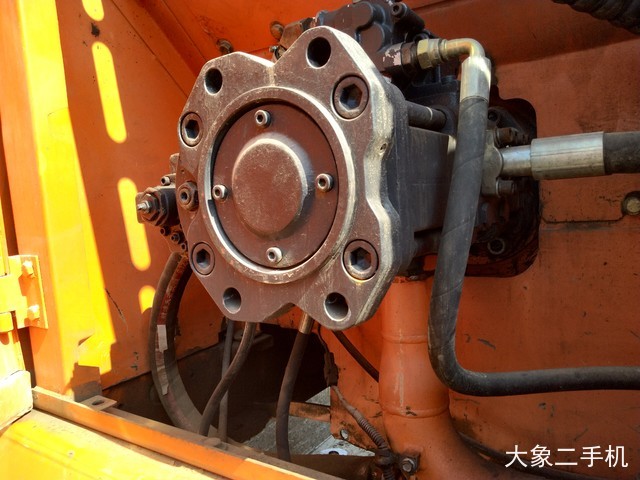 斗山 DX260LC 挖掘机