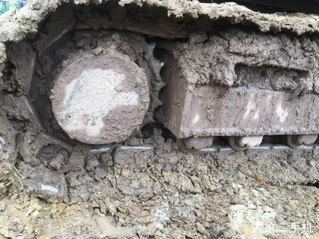 山东临工 LG6135E 挖掘机