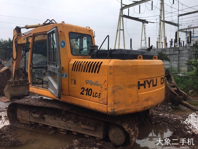 现代 R150LC-7 挖掘机