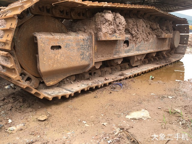 徐工 XE75D 挖掘机