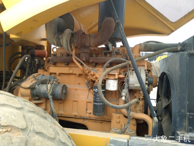 山推 SR22M 压路机