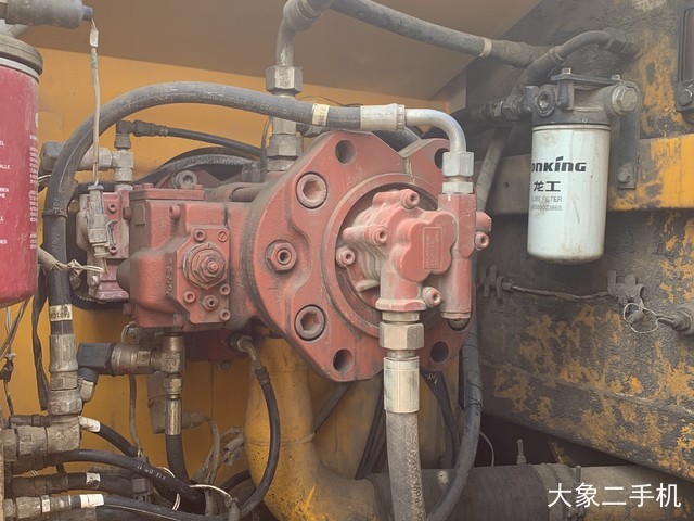 龙工 LG6225 挖掘机