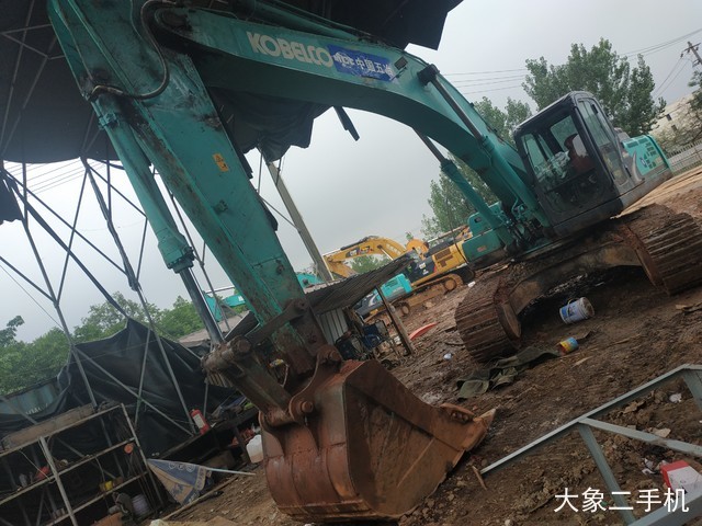 神钢 SK350LC-8 挖掘机