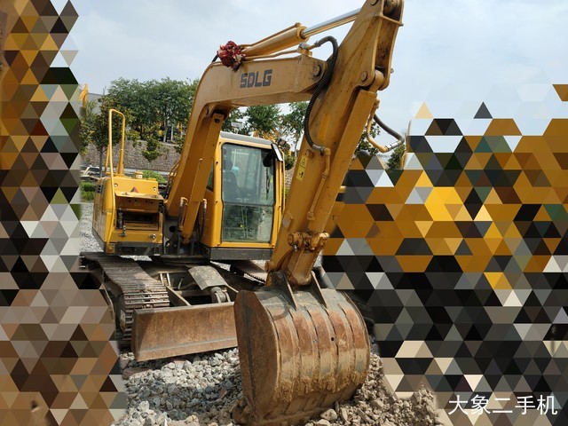 山东临工 E680F 挖掘机