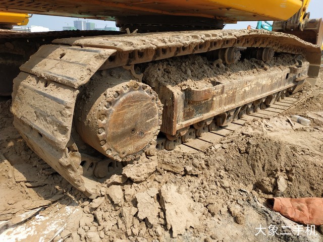 龙工 LG6225E 挖掘机