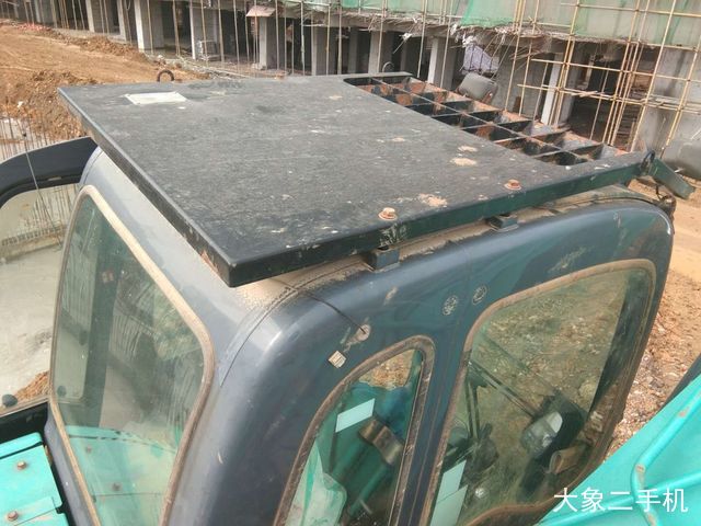 神钢 SK270D-8 挖掘机