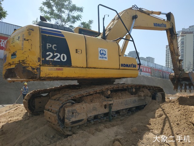 小松 PC200-8 挖掘机