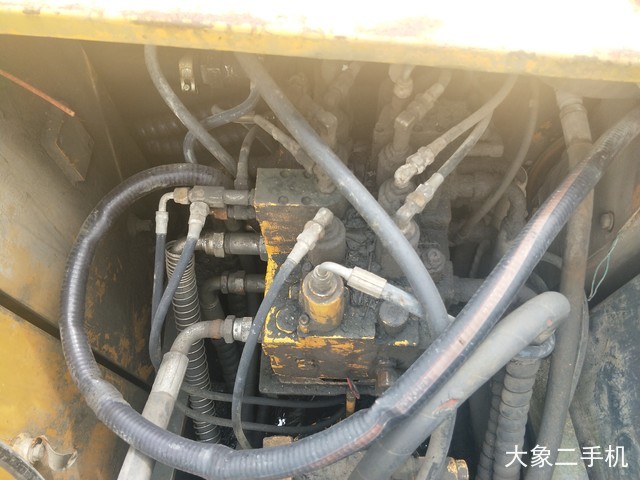 现代 R150LC-7 挖掘机