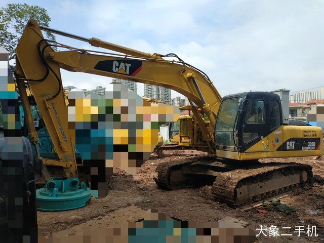 柳工 CLG220LC 挖掘机