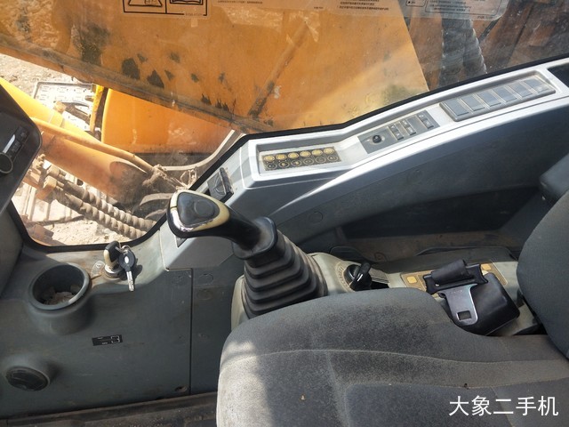 现代 R225LC-9 挖掘机