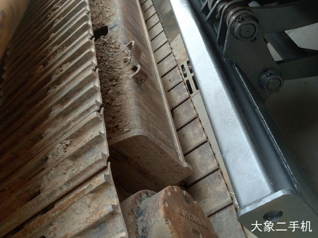 现代 R305LC-7 挖掘机