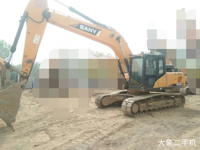 三一重工 SY215C 挖掘机