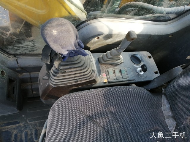 三一重工 SY75C 挖掘机