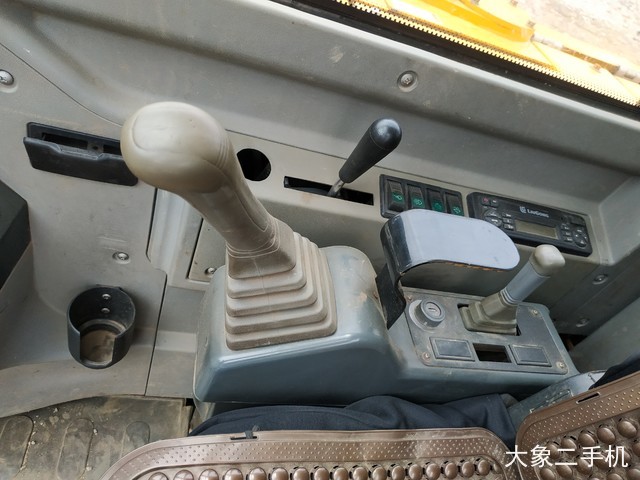 柳工 CLG906D 挖掘机