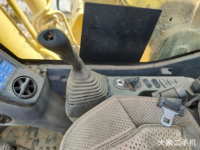 小松 PC240LC-8 挖掘机