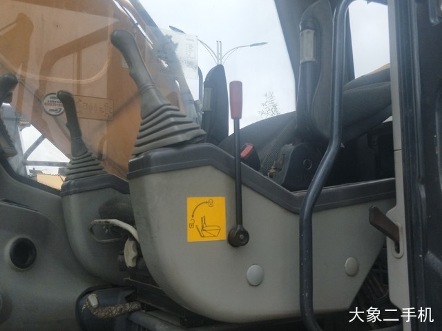 雷沃重工 FR240-7 挖掘机