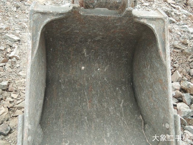 小松 PC240LC-8M0 挖掘机