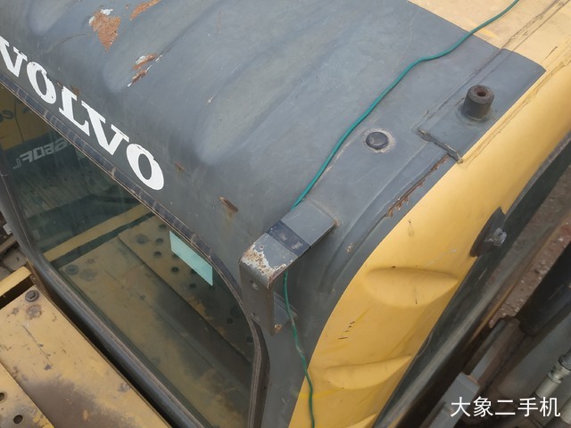 沃尔沃 EC210B 挖掘机