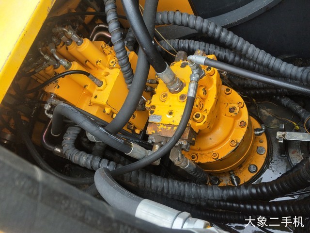 现代 R225LC-7 挖掘机