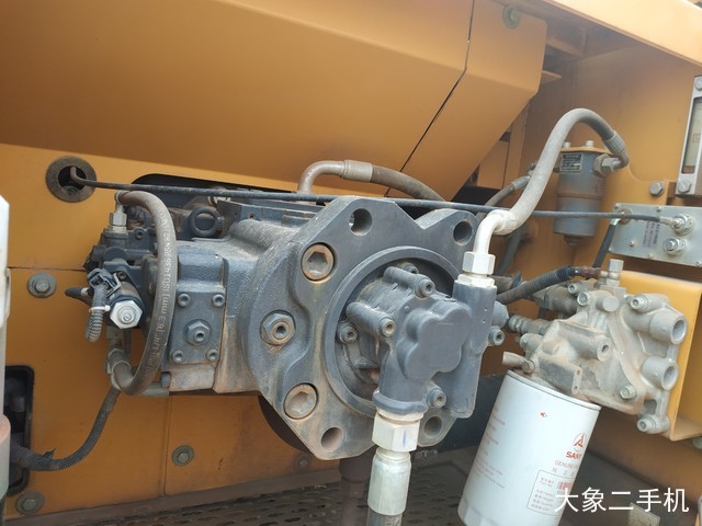 三一重工 SY215C 挖掘机