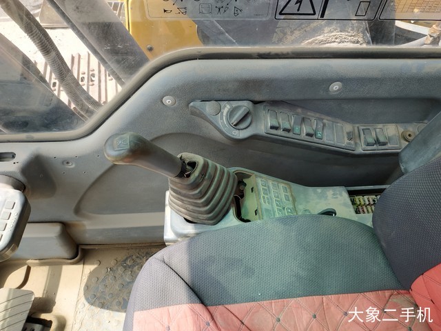 沃尔沃 EC210BLC 挖掘机