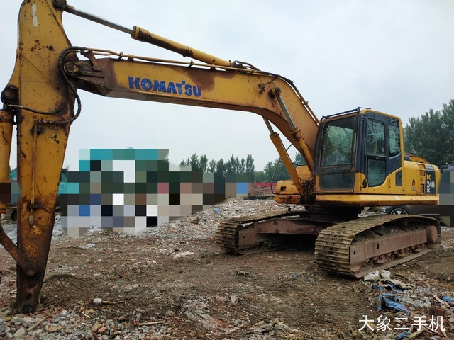 小松 PC240LC-8 挖掘机