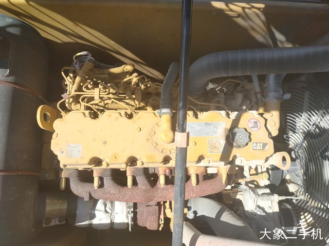 卡特彼勒 323D2L 挖掘机