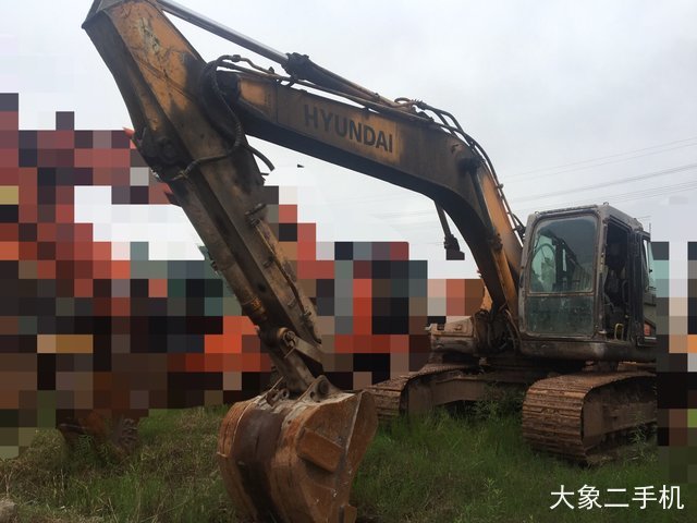 现代 R215-7C 挖掘机