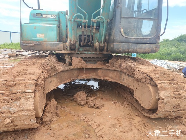 神钢 SK250-8 挖掘机