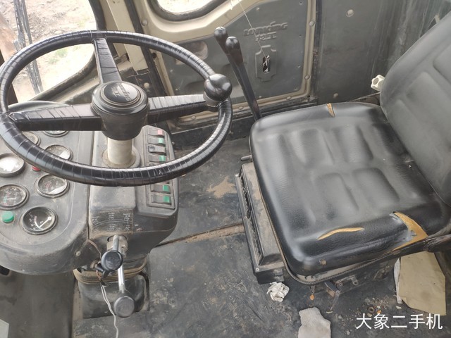 龙工 LG816B 装载机