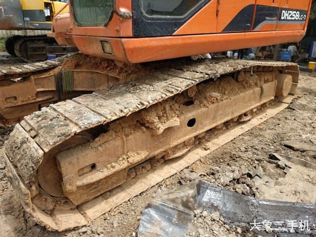 斗山 DH225LC-9 挖掘机