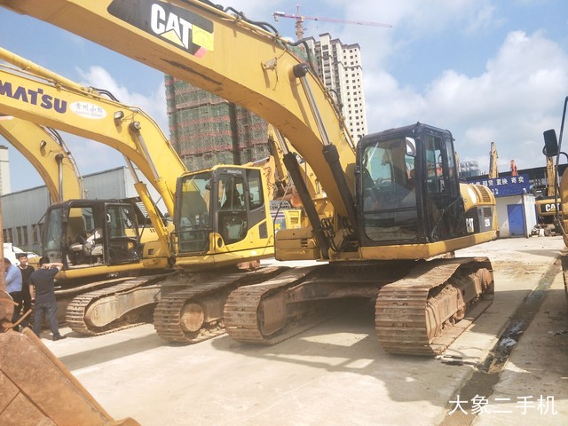 卡特彼勒 329DL 挖掘机