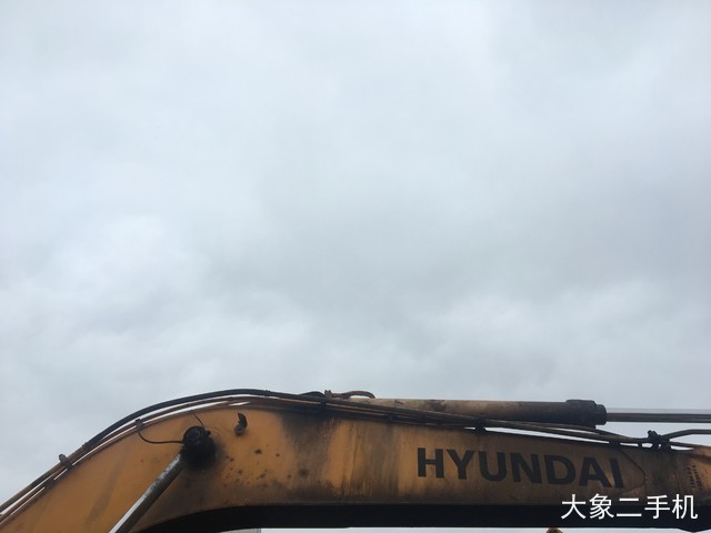 现代 R215-7C 挖掘机