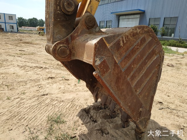 小松 PC200-8 挖掘机