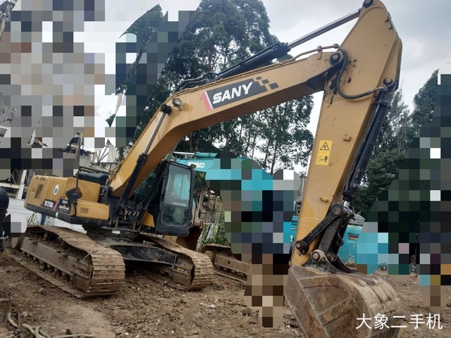 三一重工 SY215C-9 挖掘机