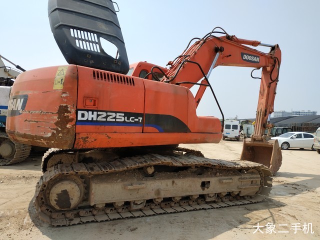 斗山 DH220LC-7 挖掘机