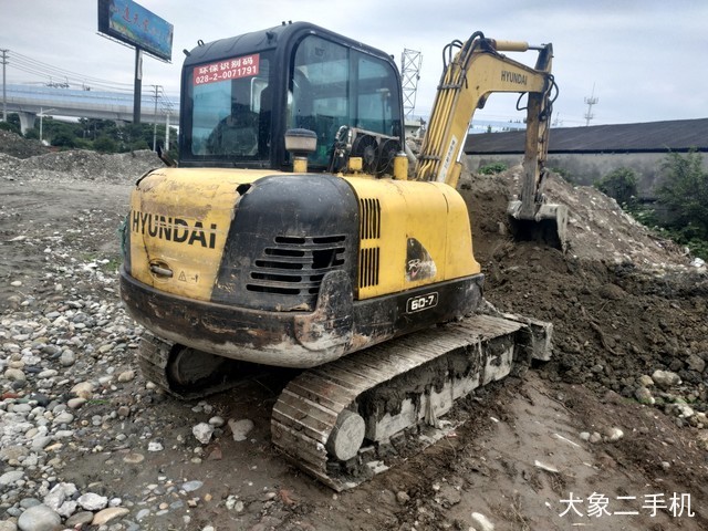 现代 R60-7 挖掘机