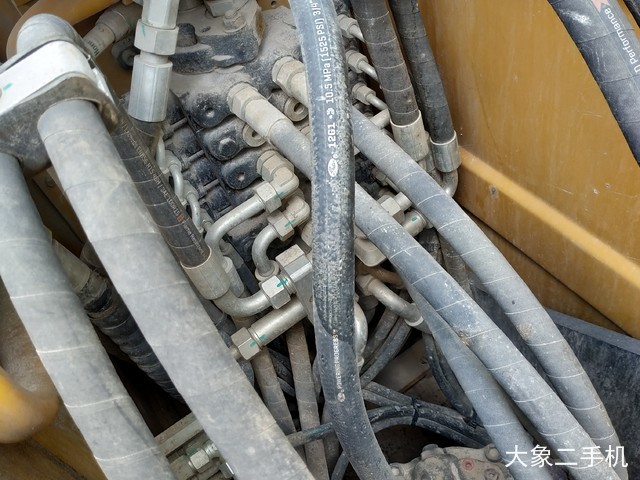 山东临工 E680F 挖掘机