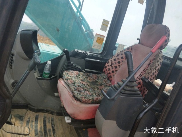 神钢 SK260LC-8 挖掘机