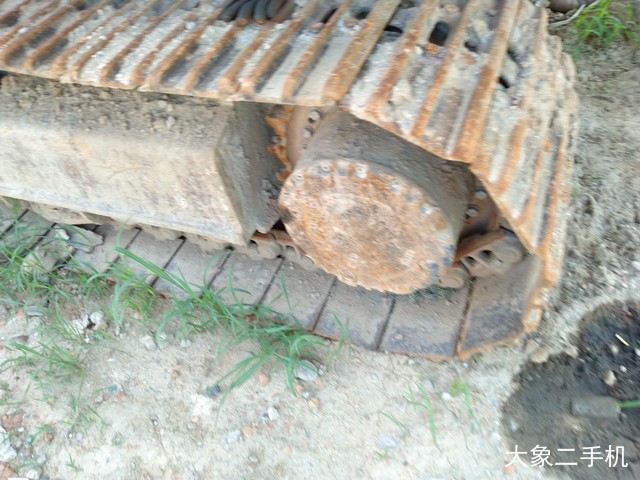 徐工 XE260C 挖掘机