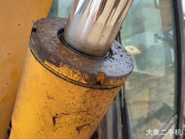 山重建机 JCM907D 挖掘机