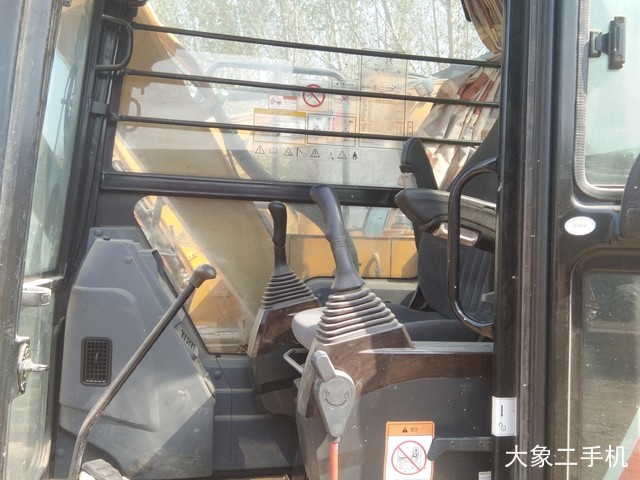 三一重工 SY75C 挖掘机
